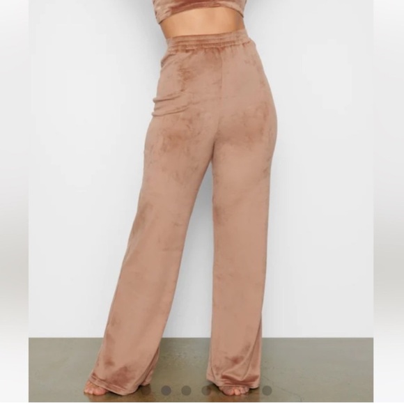 SKIMS Pants - SKIMS Lounge Velour Wide Leg Pants Size Large Color Sienna/Brown